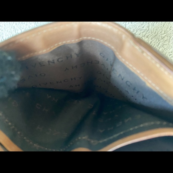 AUTHENTIC BIFOLD GIVENCHY WALLET - Picture 7 of 16